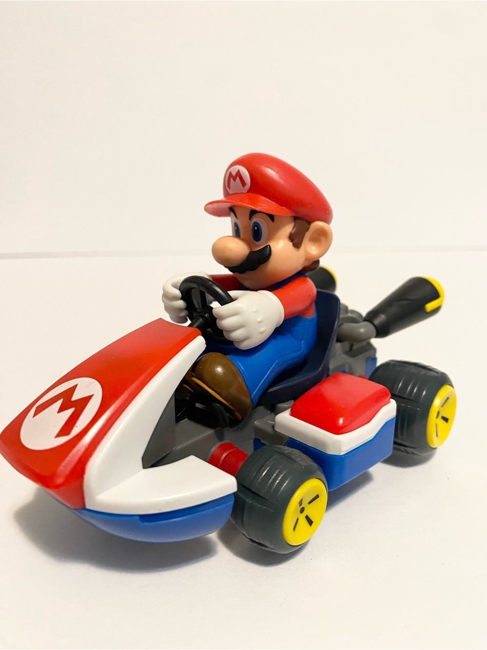 Nintendo Mario Kart Racing Vehicle Super Mario 5” Spinning Toy